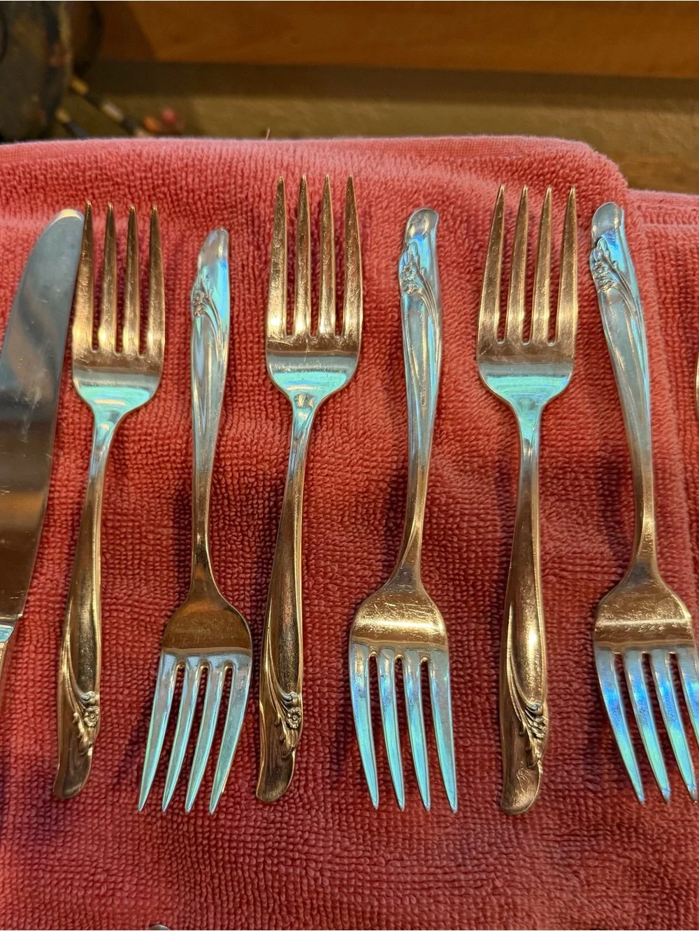 47 piece Vintage WM Rogers & Son IS Exquisite (Silverplate, 1940) Flatware set